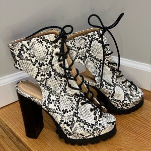 Fashion Nova block heel boot